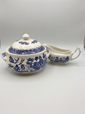 Churchill Blue Willow Covered Casserole Dish and Matching Gravy Boat Set